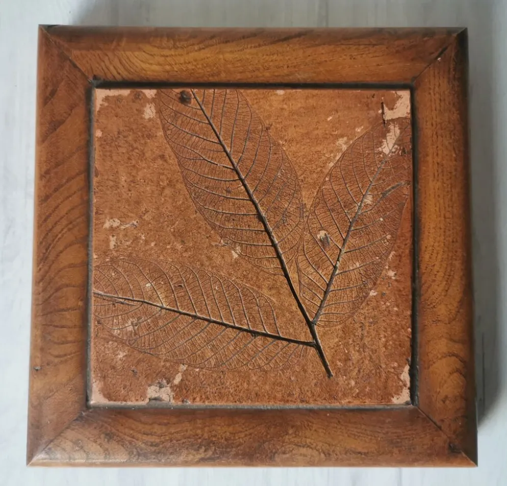 Dessous de plat feuilles bois et carreau