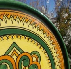 Dessous de plat ou plat Quimper Henriot géométrique