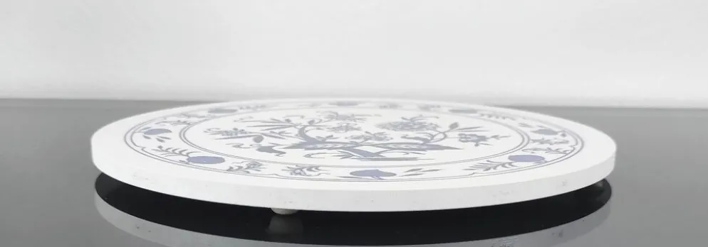Dessous de plat rond vintage motif floral bleu - Années 70