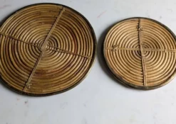 Dessous de plat rotin attribués à Gabriella Crespi