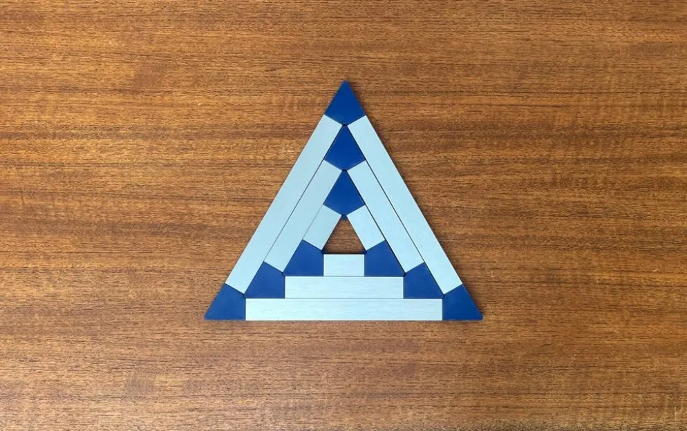 Dessous de plat triangulaires postmodernes danois par Jorgen Meldgaard pour Menu, années 1980, lot de 3