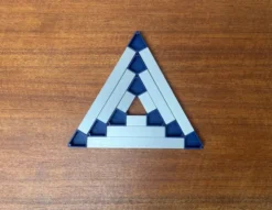 Dessous de plat triangulaires postmodernes danois par Jorgen Meldgaard pour Menu, années 1980, lot de 3
