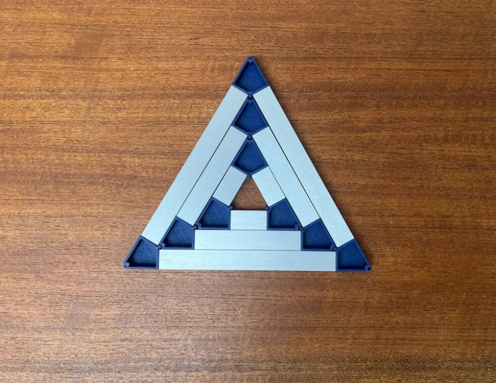 Dessous de plat triangulaires postmodernes danois par Jorgen Meldgaard pour Menu, années 1980, lot de 3