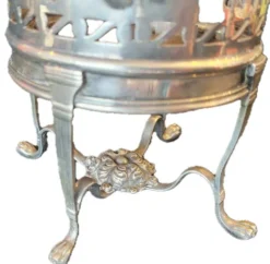 Dessous de verre antique victorien en plaqué argent avec support pour bouteille de vin en relief de style Sheffield