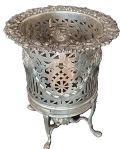 Dessous de verre antique victorien en plaqué argent avec support pour bouteille de vin en relief de style Sheffield