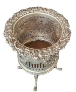 Dessous de verre antique victorien en plaqué argent avec support pour bouteille de vin en relief de style Sheffield