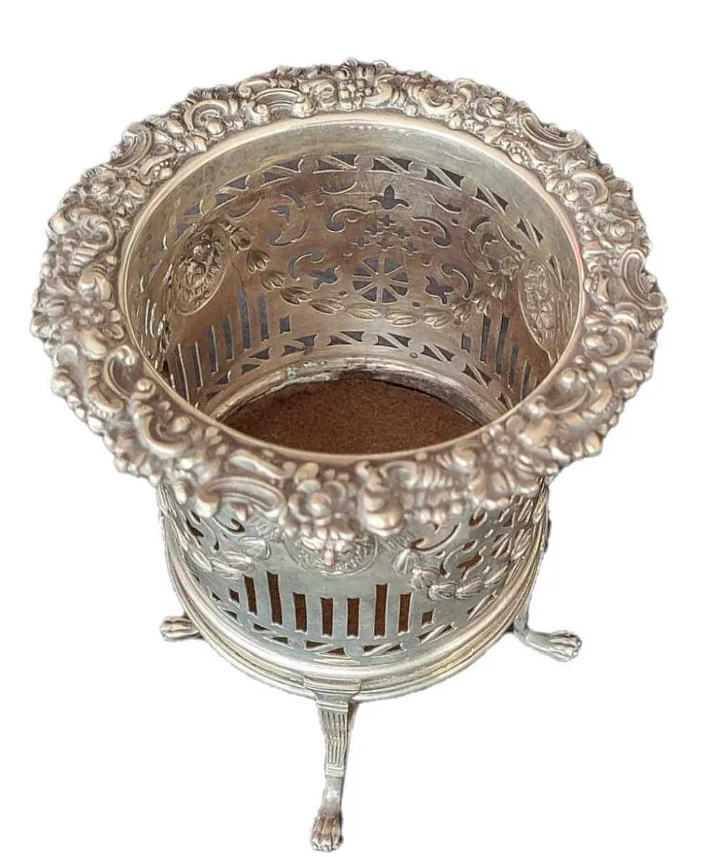 Dessous de verre antique victorien en plaqué argent avec support pour bouteille de vin en relief de style Sheffield