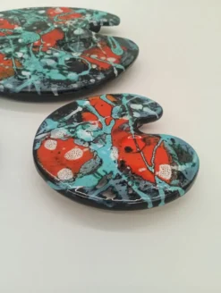 Dessous plat bouteille plateau palette de peintre céramique multicolore pop