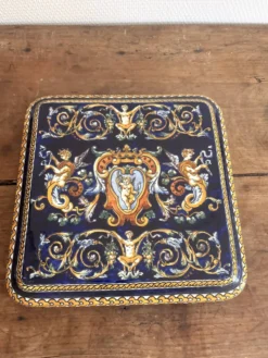 Dessous Plat Faïence Gien Modèle Renaissance Ange Angelot Putti Bleu Cobalt