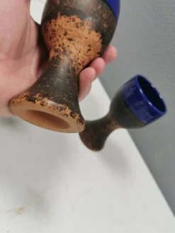 Deux mugs en céramique partiellement émaillée bleue, de Seilast Wisby Suède