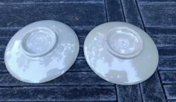 Deux petites assiettes de la poterie La Roue à Vallauris 1960/70