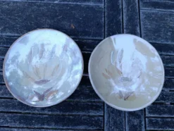 Deux petites assiettes de la poterie La Roue à Vallauris 1960/70