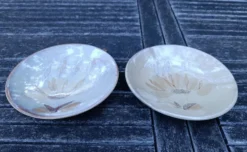 Deux petites assiettes de la poterie La Roue à Vallauris 1960/70