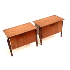 Deux tables de chevet vintage de Louis van Teeffelen pour Wébé des années 1960