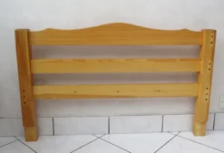 Deux têtes de lit en pin