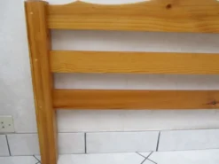 Deux têtes de lit en pin
