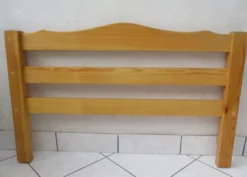 Deux têtes de lit en pin