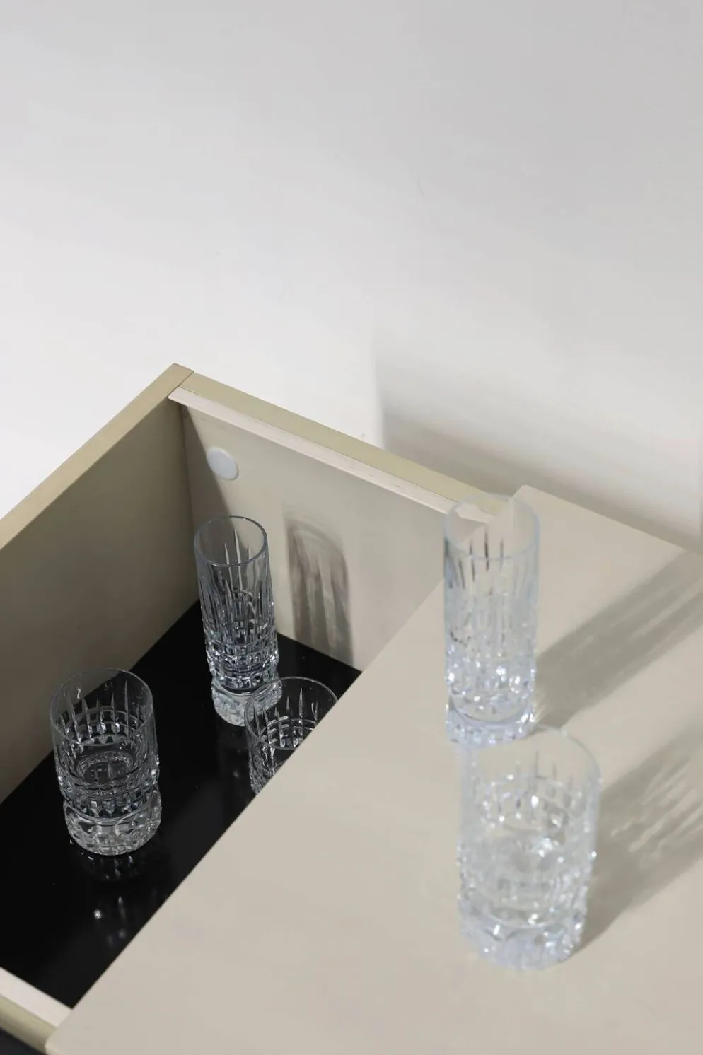 DF2000 trolley bar cabinet by Raymond Loewy for the Doubinsky Frères 1968