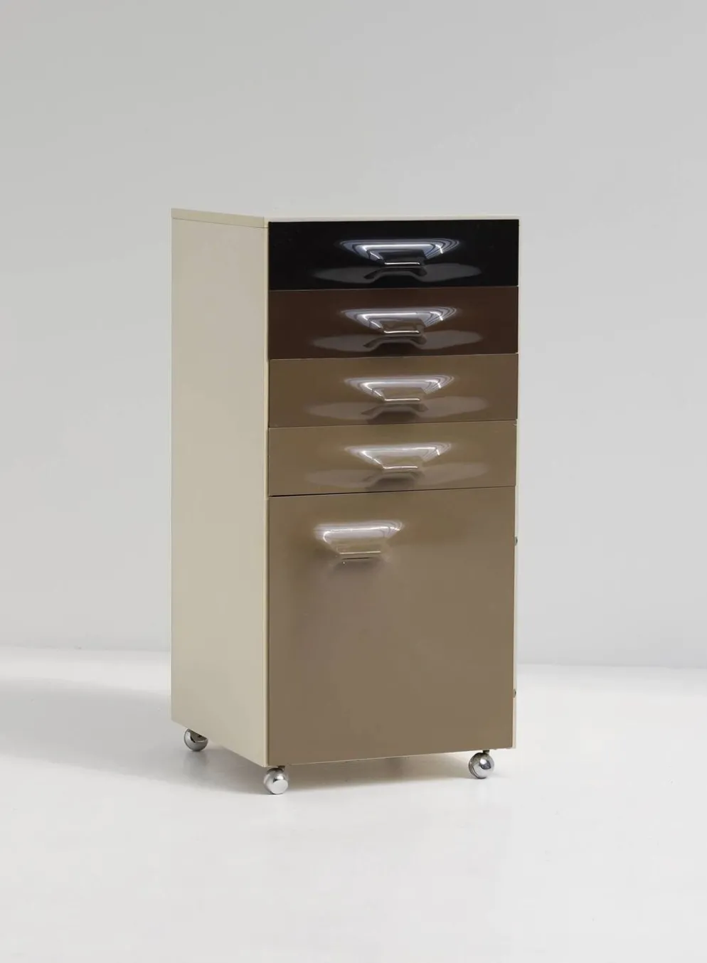 DF2000 trolley bar cabinet by Raymond Loewy for the Doubinsky Frères 1968