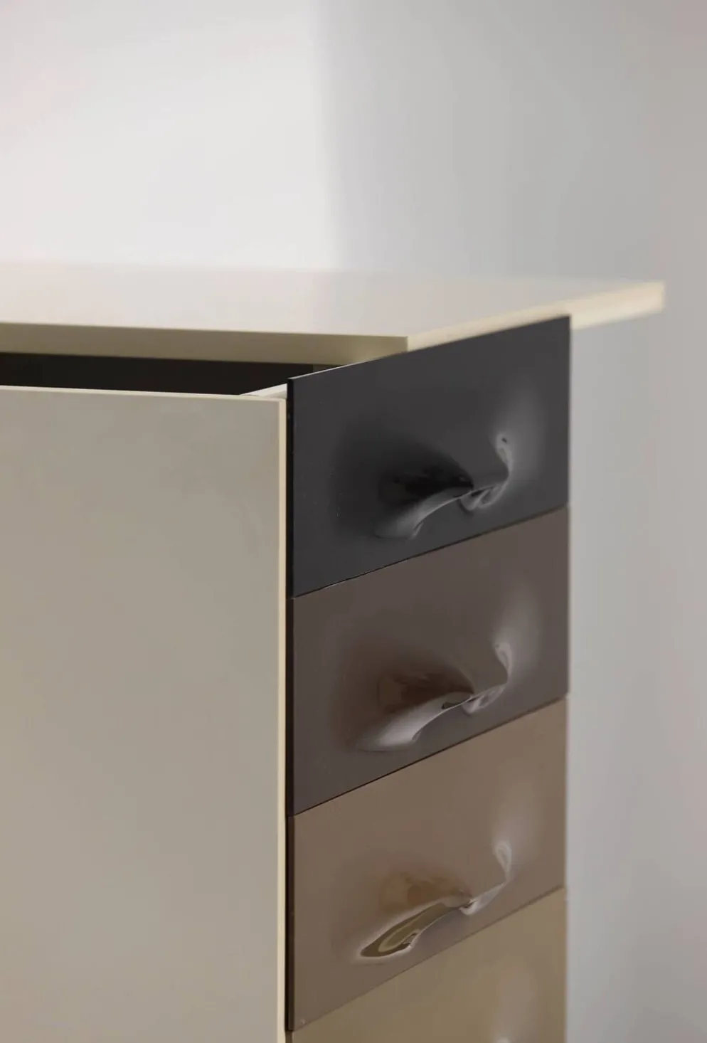 DF2000 trolley bar cabinet by Raymond Loewy for the Doubinsky Frères 1968
