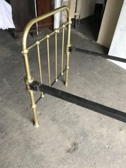 Divan vintage en laiton doré jaune, lit simple années 1960, France / République tchèque