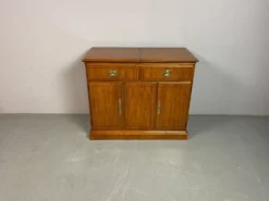 Drexel Heritage Bar à vin / Buffet des années 1970