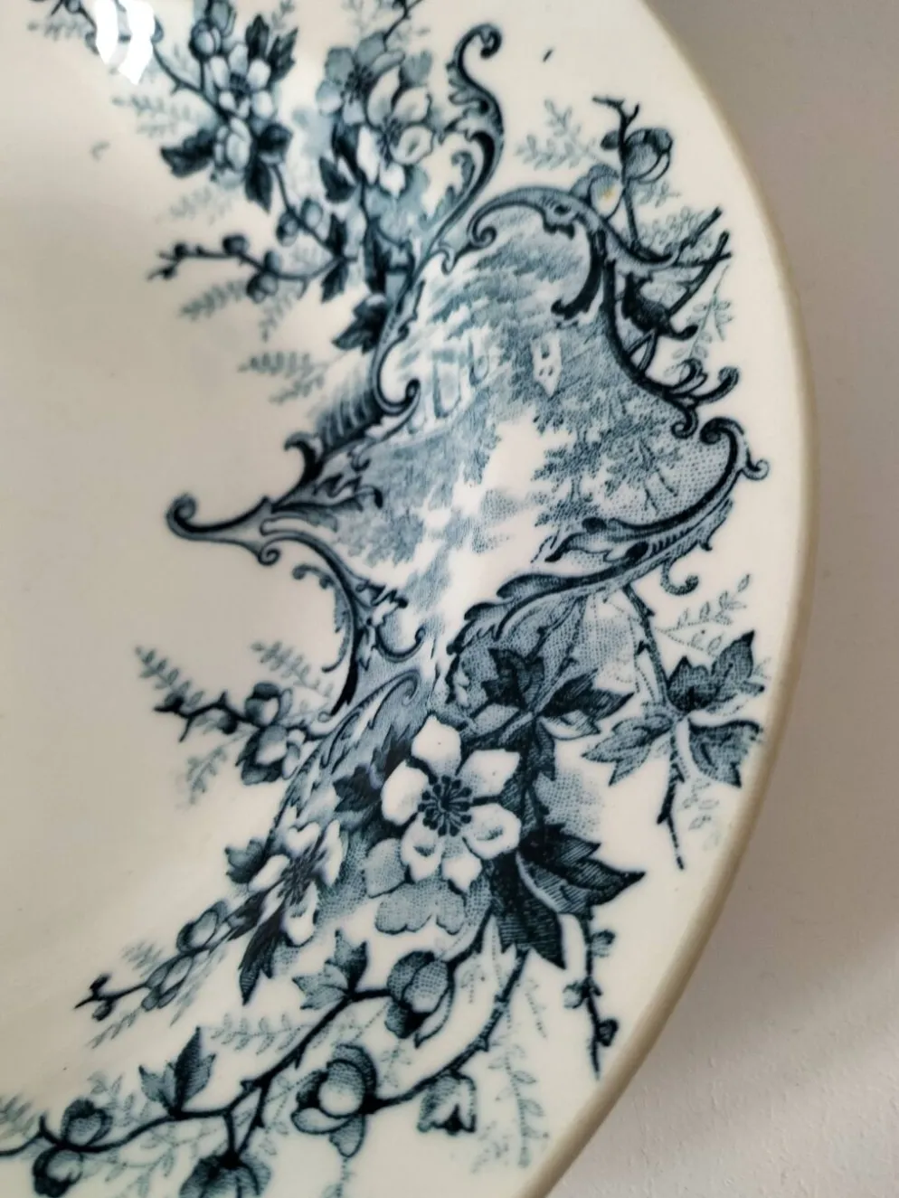 Duo d’assiettes creuses Hte Boulenger & Cie Choisy-le-Roi, circa 1885–1900.