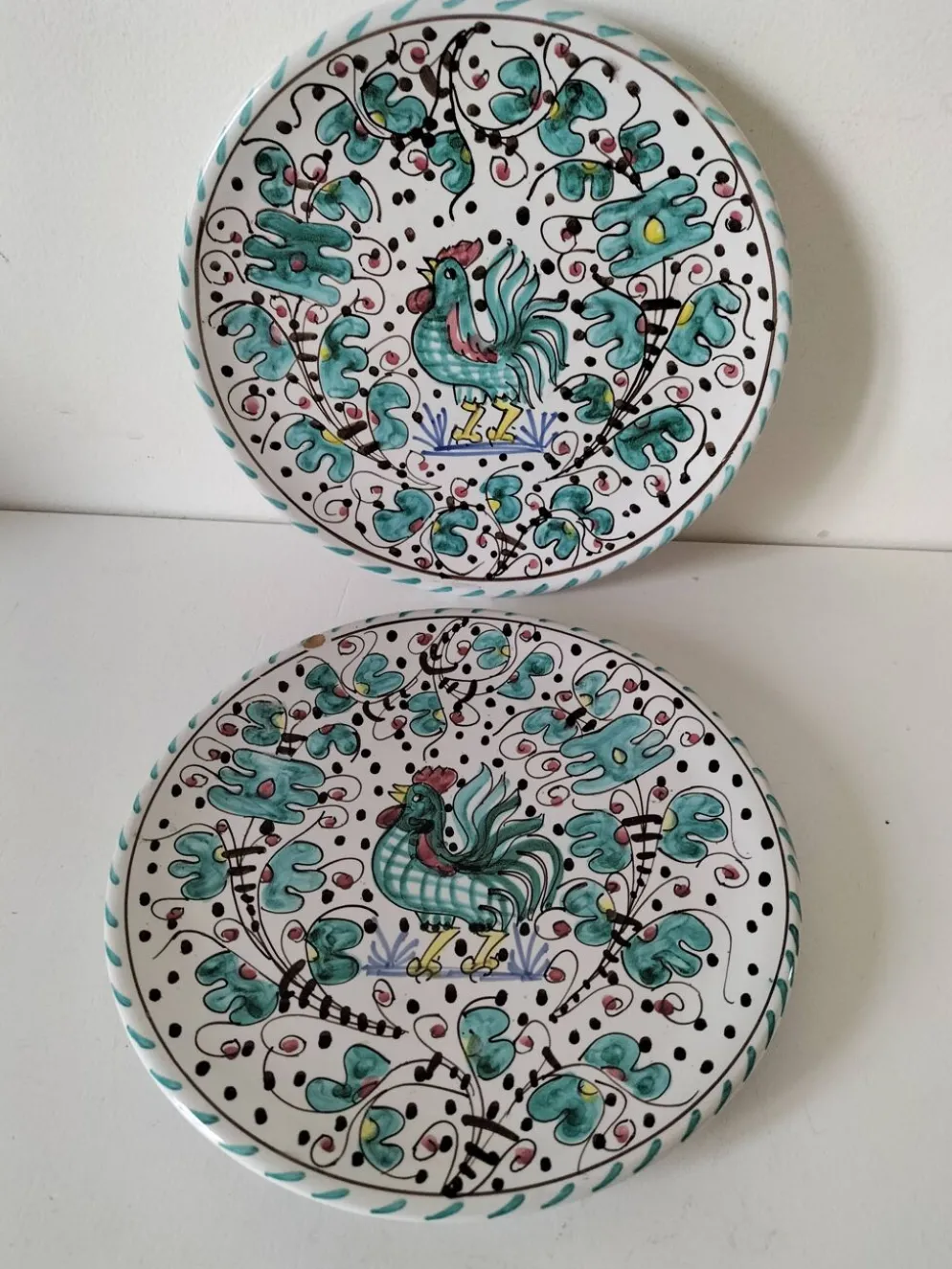 Duo d’assiettes Deruta Etrusca coq vert majolique italienne