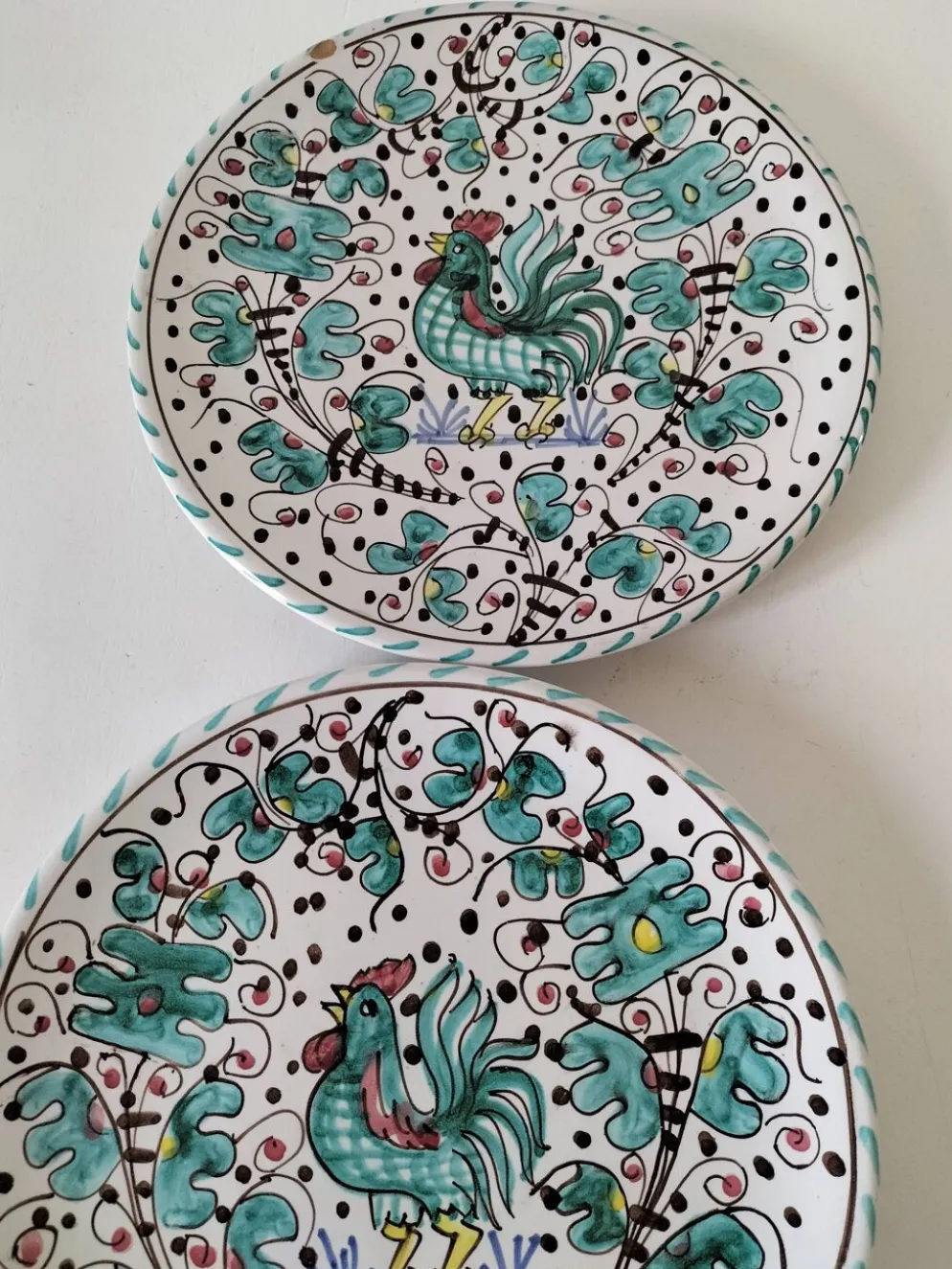 Duo d’assiettes Deruta Etrusca coq vert majolique italienne