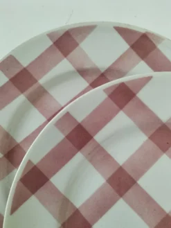 Duo d’assiettes à dessert Moulin des Loups modèle Nappe rose – années 1950