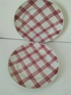 Duo d’assiettes à dessert Moulin des Loups modèle Nappe rose – années 1950