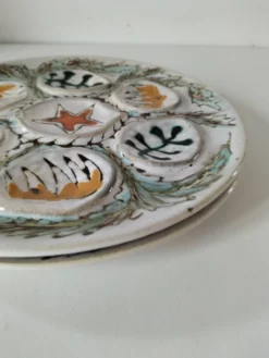Duo d'assiettes à huîtres MBFA Pornic modèle Penerff, années 60-70