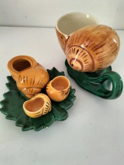 Duo de barbotines escargot et leurs coupelles feuillage – années 1950-1960