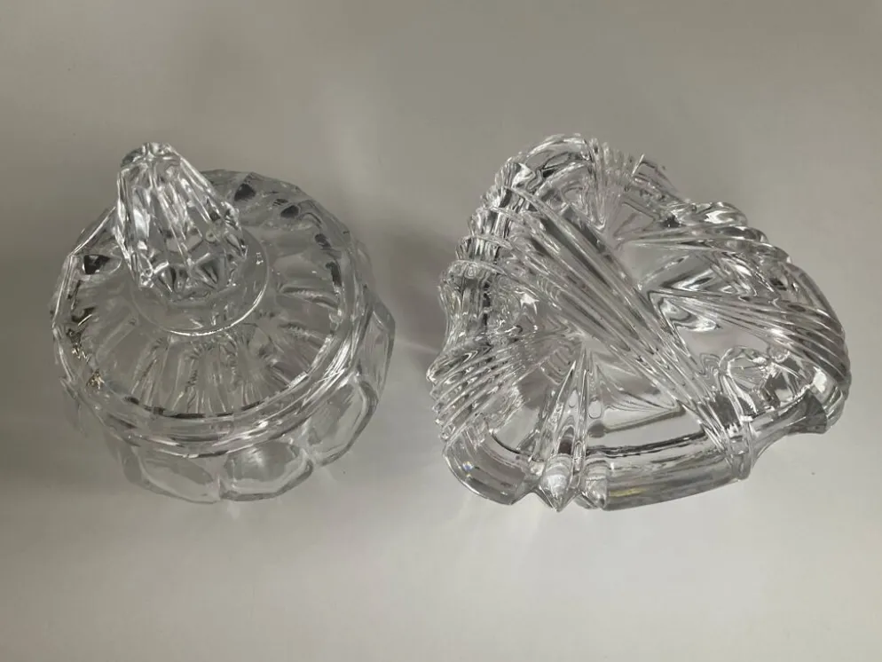 Duo de bonbonnières vintage en cristal et verre