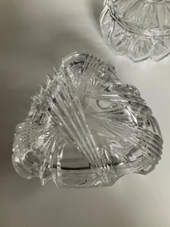Duo de bonbonnières vintage en cristal et verre