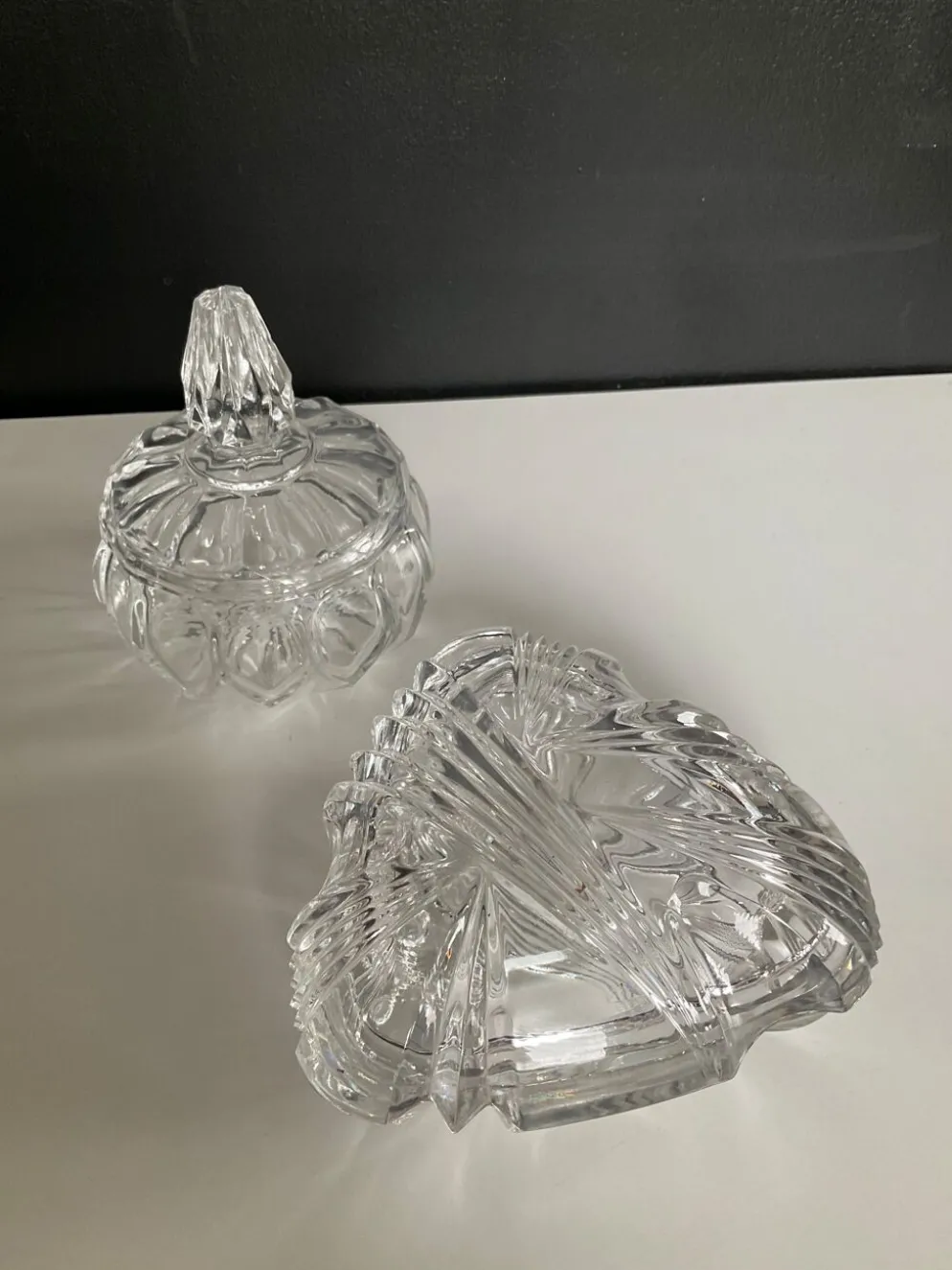 Duo de bonbonnières vintage en cristal et verre