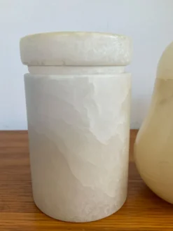 Duo de boîtes, bonbonnières vintage en albâtre