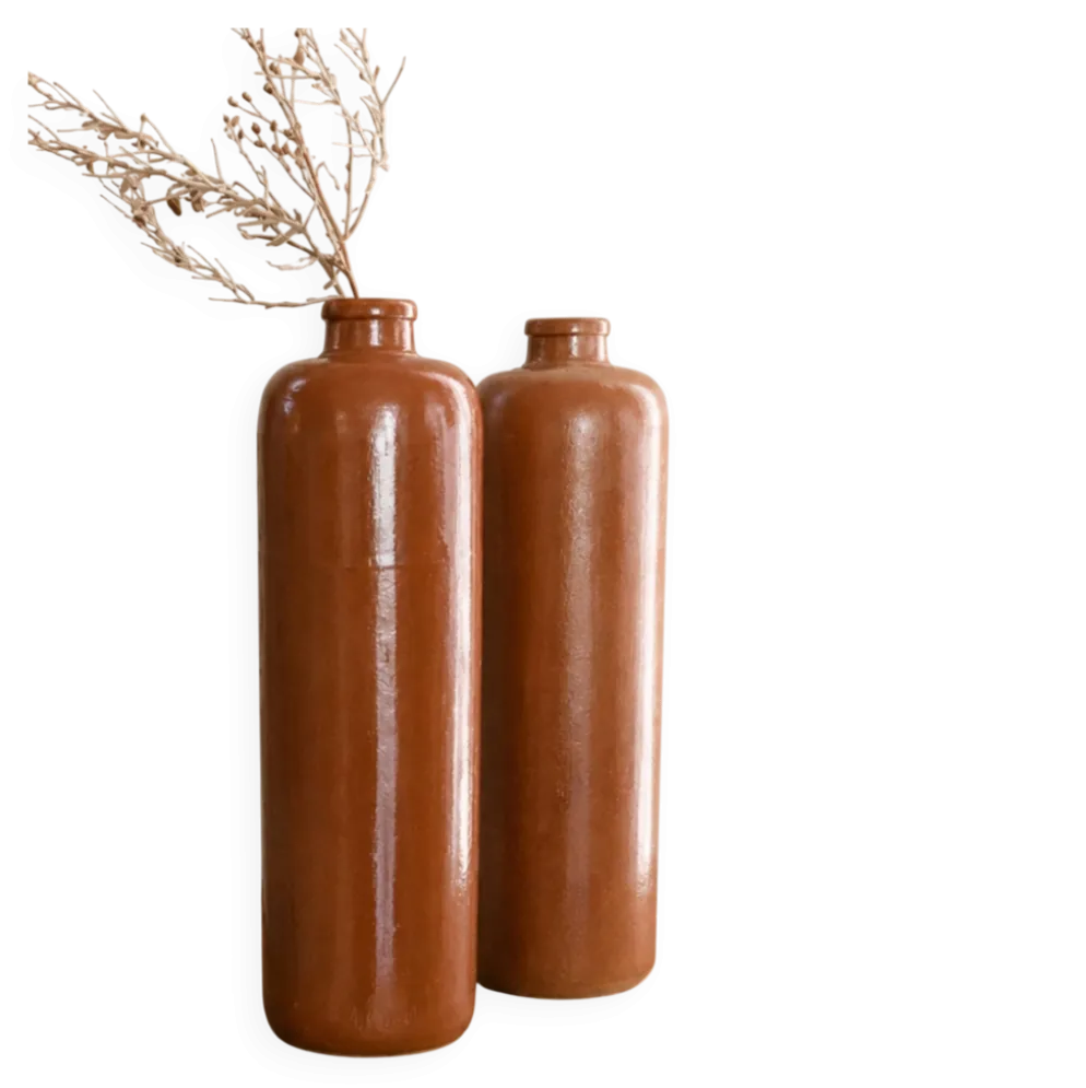 Duo de bouteilles anciennes en grès • Vases Soliflore