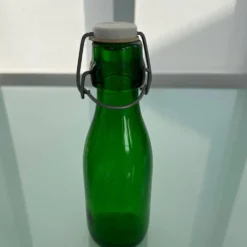 Duo de bouteilles vertes