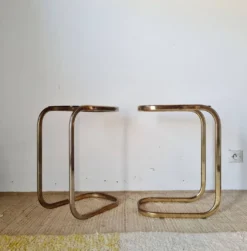 Duo de bouts de canapé rétro en métal doré, années 70