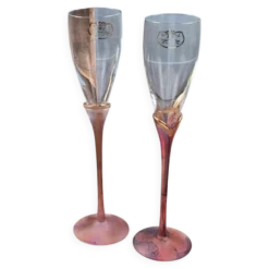 Duo de flûtes à champagne M.F. Cristal de Paris – Pieds rose violet dorés