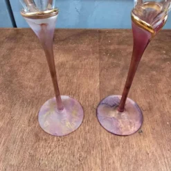 Duo de flûtes à champagne M.F. Cristal de Paris – Pieds rose violet dorés