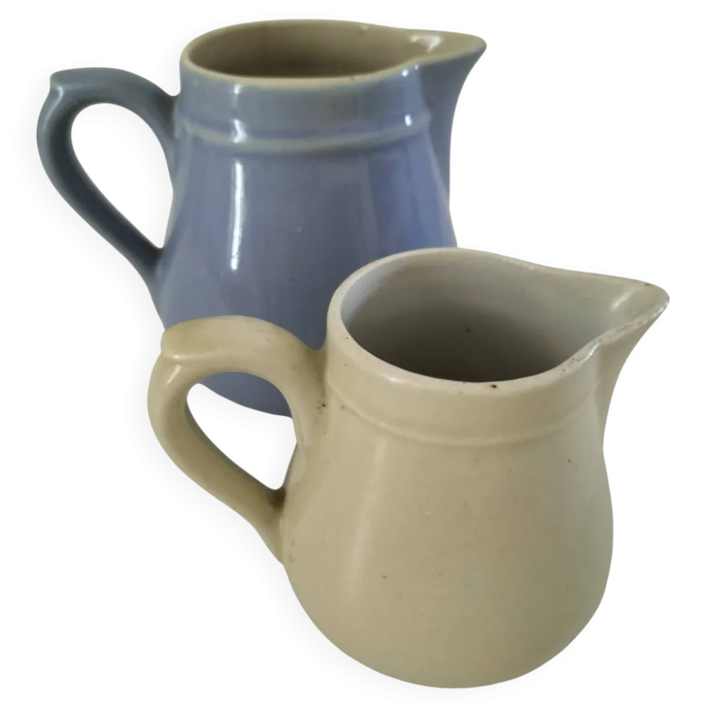 Duo de pots à lait en céramique pastel – Bleu lavande & crème vintage