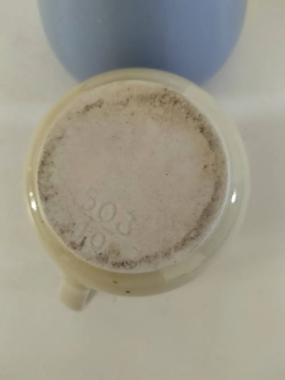 Duo de pots à lait en céramique pastel – Bleu lavande & crème vintage