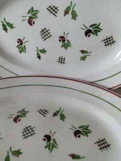 Duo de raviers en terre de fer – fleurs stylisées années 50