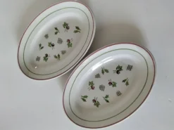 Duo de raviers en terre de fer – fleurs stylisées années 50