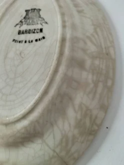 Duo de raviers Gien modèle Barbizon, décor floral peint main, années 30-40