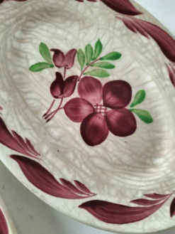 Duo de raviers Gien modèle Barbizon, décor floral peint main, années 30-40
