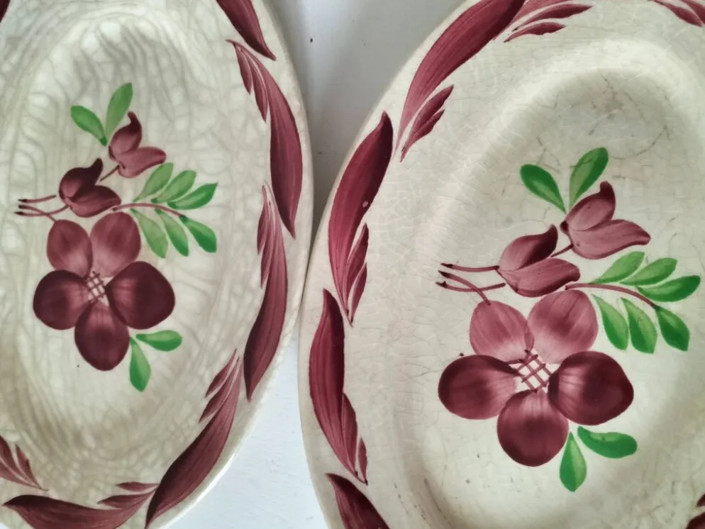 Duo de raviers Gien modèle Barbizon, décor floral peint main, années 30-40