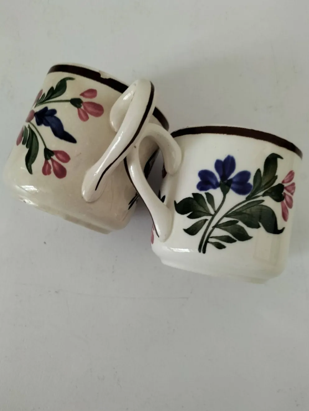 Duo de tasses anciennes Saint-Amand – Décor floral 4146 (années 1930–50)